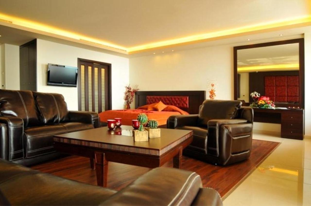 Hollywood Inn Boutique Hotel Jounieh Esterno foto