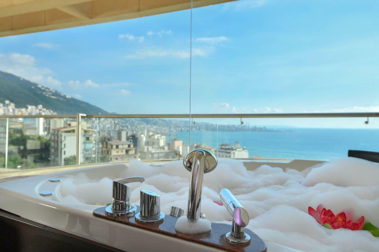 Hollywood Inn Boutique Hotel Jounieh Esterno foto