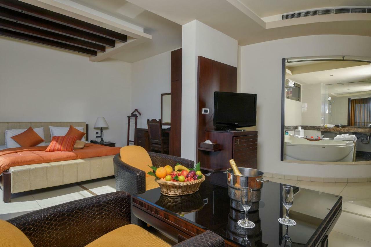 Hollywood Inn Boutique Hotel Jounieh Esterno foto