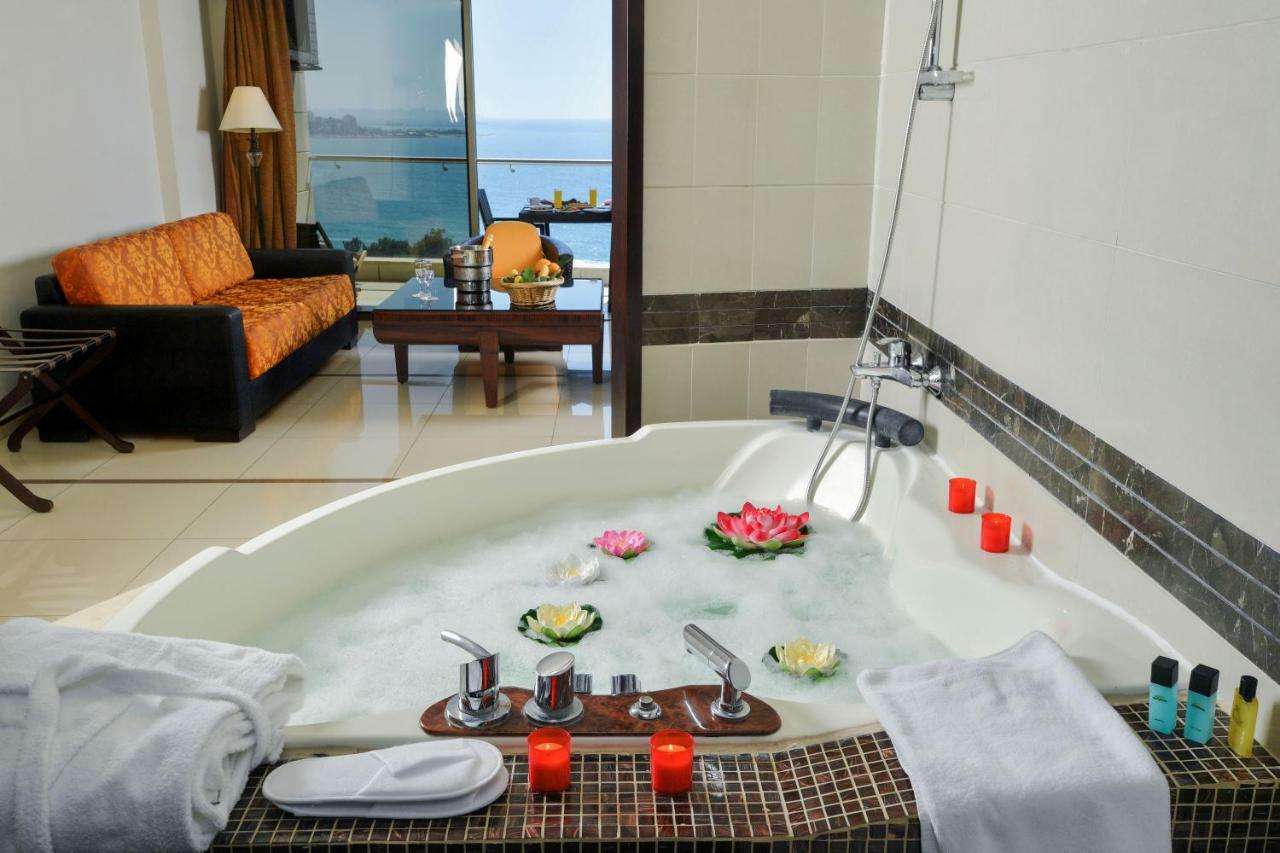 Hollywood Inn Boutique Hotel Jounieh Esterno foto