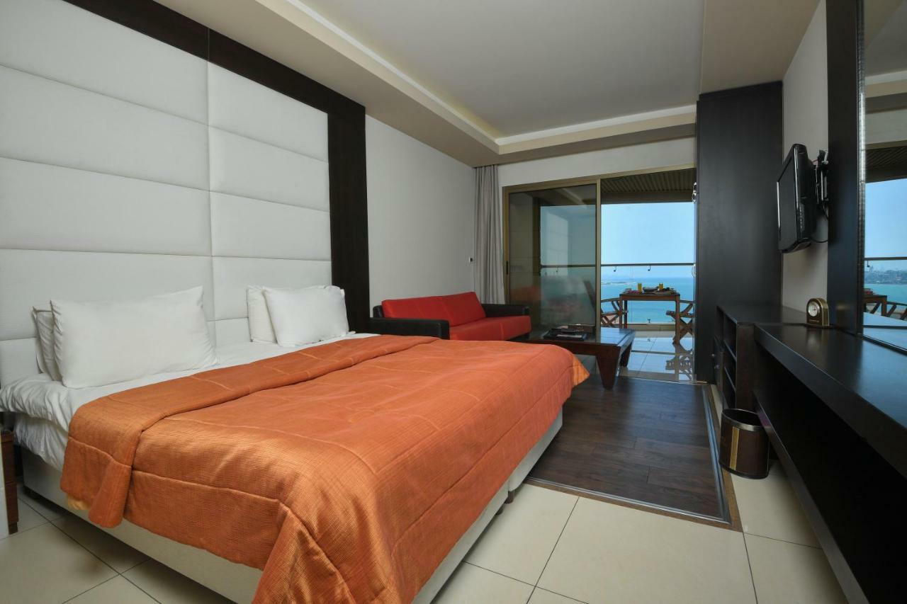 Hollywood Inn Boutique Hotel Jounieh Esterno foto