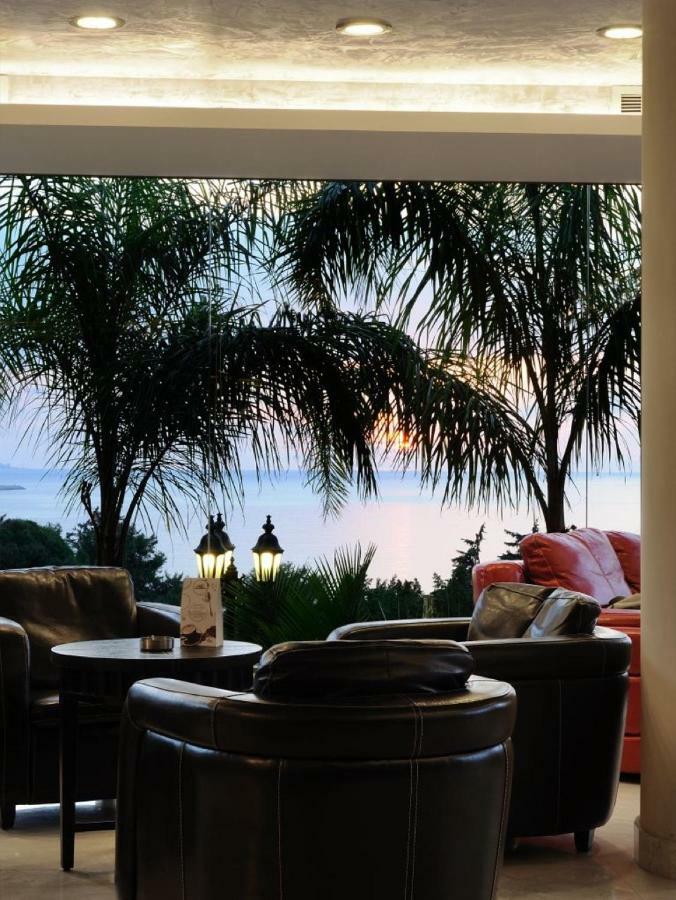 Hollywood Inn Boutique Hotel Jounieh Esterno foto