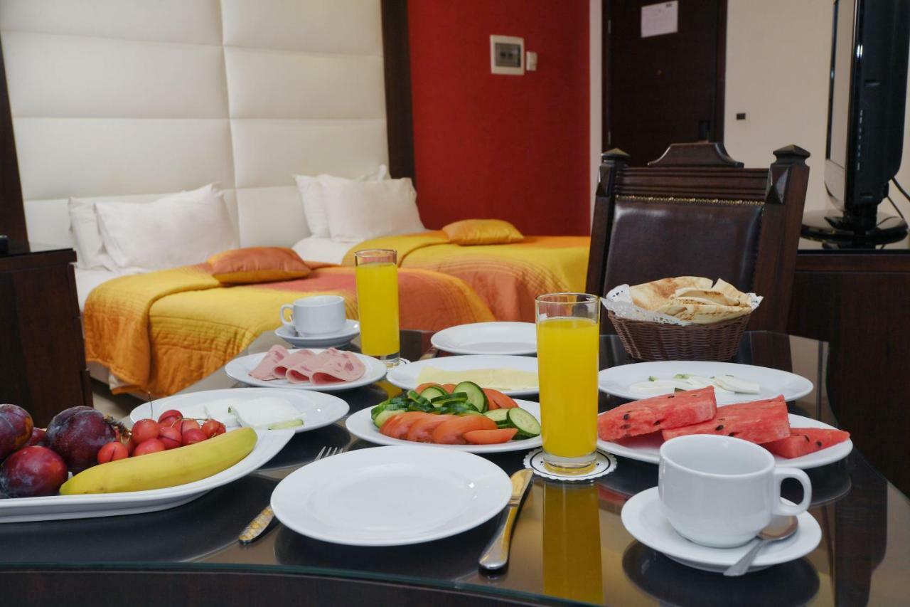 Hollywood Inn Boutique Hotel Jounieh Esterno foto